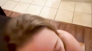 Very hot blowjob of a 35-year-old milf: beautiful facial cumshot as a reward!