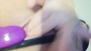 Latina cachonda masturbando su vagina mojadita POV