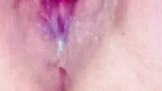 See the cum dripping down my pussy