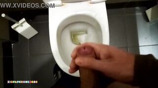 Ziopaperone2020 - PUBLIC - After pissing, I jerk off and spray my cum around (in a public bathroom)