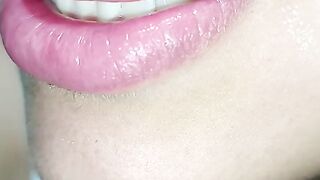 Long white tongue scraping