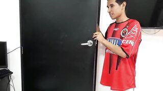 Hermanito Que estas haciendo con mi madrastras Tenemos que irnos a estudiar