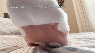 Giantess Shrinks Couple then traps them in Socks