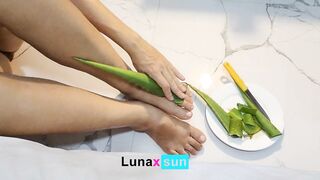 Watch my FEETS ! You jerk off and you cum NOW - Luna Daily Vlog - LunaxSun