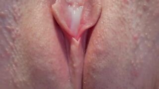 Spreading pretty pussy closeup pussy farts and pushing out massive creampie