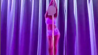 Hot MILF pole dance tease ????