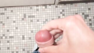 A teen boy and big cumshot (9 loads)