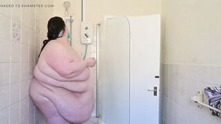 Shower Godess Fat Belly Queen