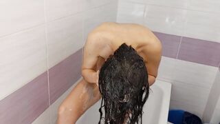 ???????? Showering my long hair???????? Hairy pussy