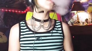 Gaming Slut Vaping & Gaming