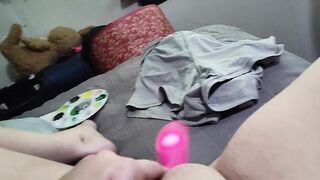 Solo vibrator masterbation