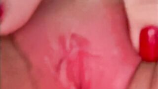 Close up pussy with squirting and pissing