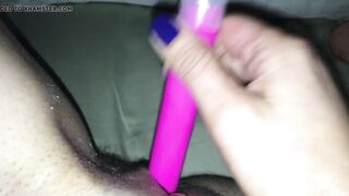 Wife loves fucking pussy with her vibrator