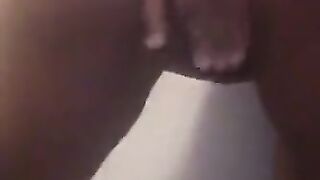 Ebony teen twerks