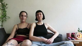 Ersties - Sex-positive lesbische Mädels amüsieren sich miteiander