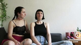 Ersties - Sex-positive lesbische Mädels amüsieren sich miteiander