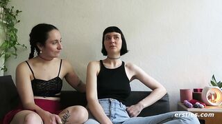 Ersties - Sex-positive lesbische Mädels amüsieren sich miteiander