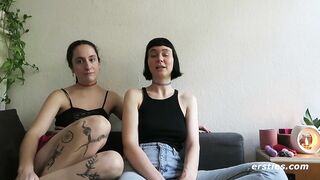 Ersties - Sex-positive lesbische Mädels amüsieren sich miteiander