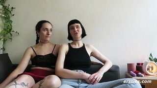 Ersties - Sex-positive lesbische Mädels amüsieren sich miteiander