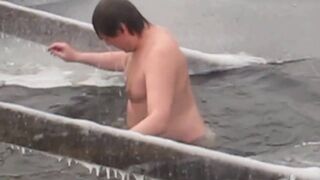 father and daughters ice dip