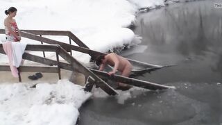 father and daughters ice dip