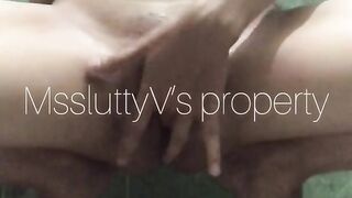 Mssluttyv Masturbating in the Bathroom