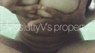 Mssluttyv Masturbating in the Bathroom