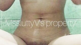 Mssluttyv Masturbating in the Bathroom