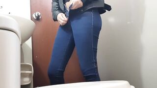 Spy Camera, I Film my Venezuelan Roommate Peeing.