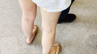 Candid Sexy Girl Cross Leg in SG MRT !!