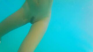 Underwater PUSSY PLAY at Public Beach # FUN from Risky Public Exhibitionism