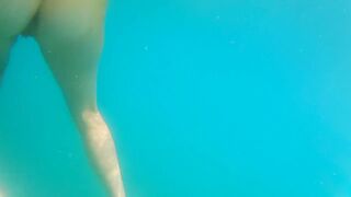 Underwater PUSSY PLAY at Public Beach # FUN from Risky Public Exhibitionism