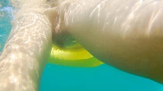 Underwater PUSSY PLAY at Public Beach # FUN from Risky Public Exhibitionism