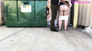 FUCKED MY BOSS WIFE BEHIND DUMPSTER ON LUNCH BREAK NO CONDOM