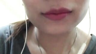 Cô Gái Việt Hàng Khoe Qua Skype