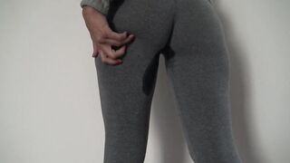 I Pee in my Leggings - Realblackkitten