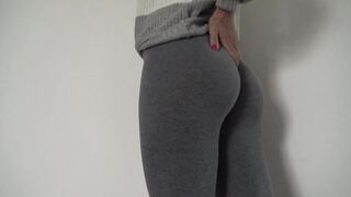 I Pee in my Leggings - Realblackkitten