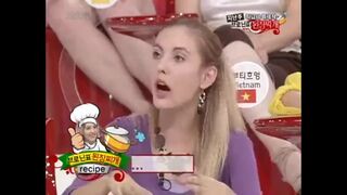 Bronwyn Mullen South African White Female "I Make Korean Doen Jang JJi Gae"