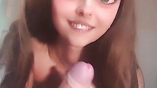 Pretty Girl with Big Green Eyes gives an Epic Blowjob - POV