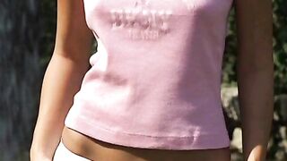 SL Mobile Camel Toes 2 -- well defined, see through, wet