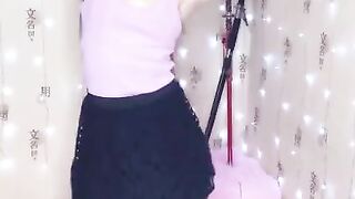 The Schoolgirl Wanted to make a Video with Sexy Dance for the Tik Tok Challenge, but made the Porn