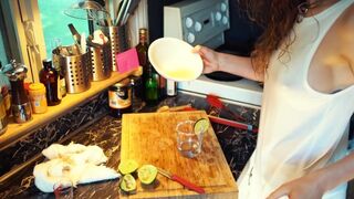 How to Squeeze the Juice out of a Lemon, with Piper Blush