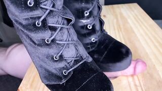 Feel my Boots Slave, Preview