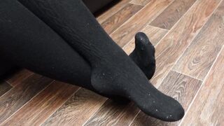 Foot Fetish Sexy Girl Show Feet Foot in Tights Pantyhose Nylon Black Knee Socks