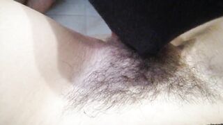 SHE LICKS MY HAIRY PUSSY CLOSE-UP, SPREAD HER LEGS AND LET ME LICK HER HAIRY PUSSY