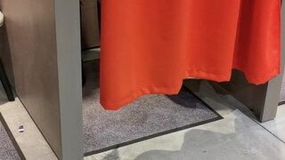 Dressing room without panties