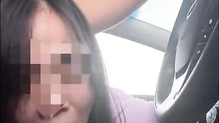 Gorgeous Asian gives Road Head