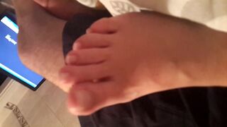 best gf shows her sexy feet pedicured toes