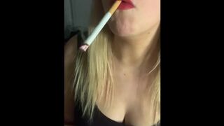 HOT ONLYFANS SMOKER UP CLOSE SMOKING