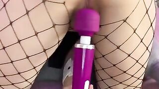 SashaSweet 69 loves to play with her pussy and huge vibrator